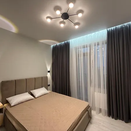 Apartment с балконом у парка победы! *