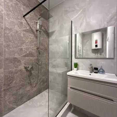 с балконом у парка победы! Apartment